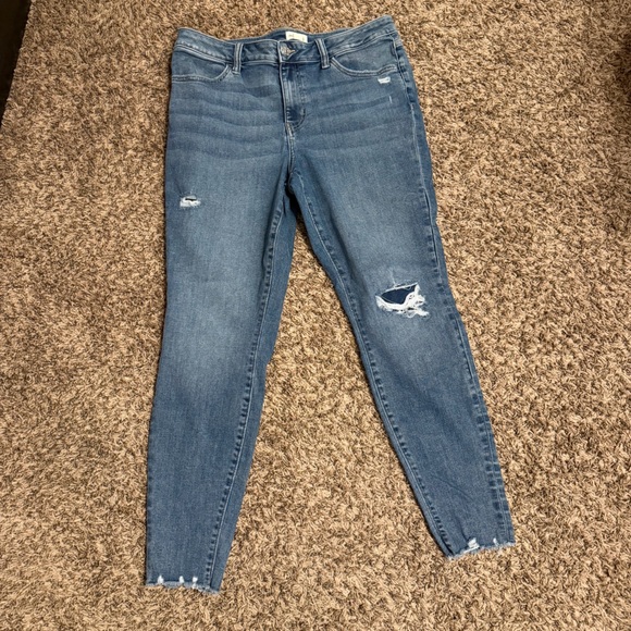 Maurices Distressed Jeans - Picture 5 of 11